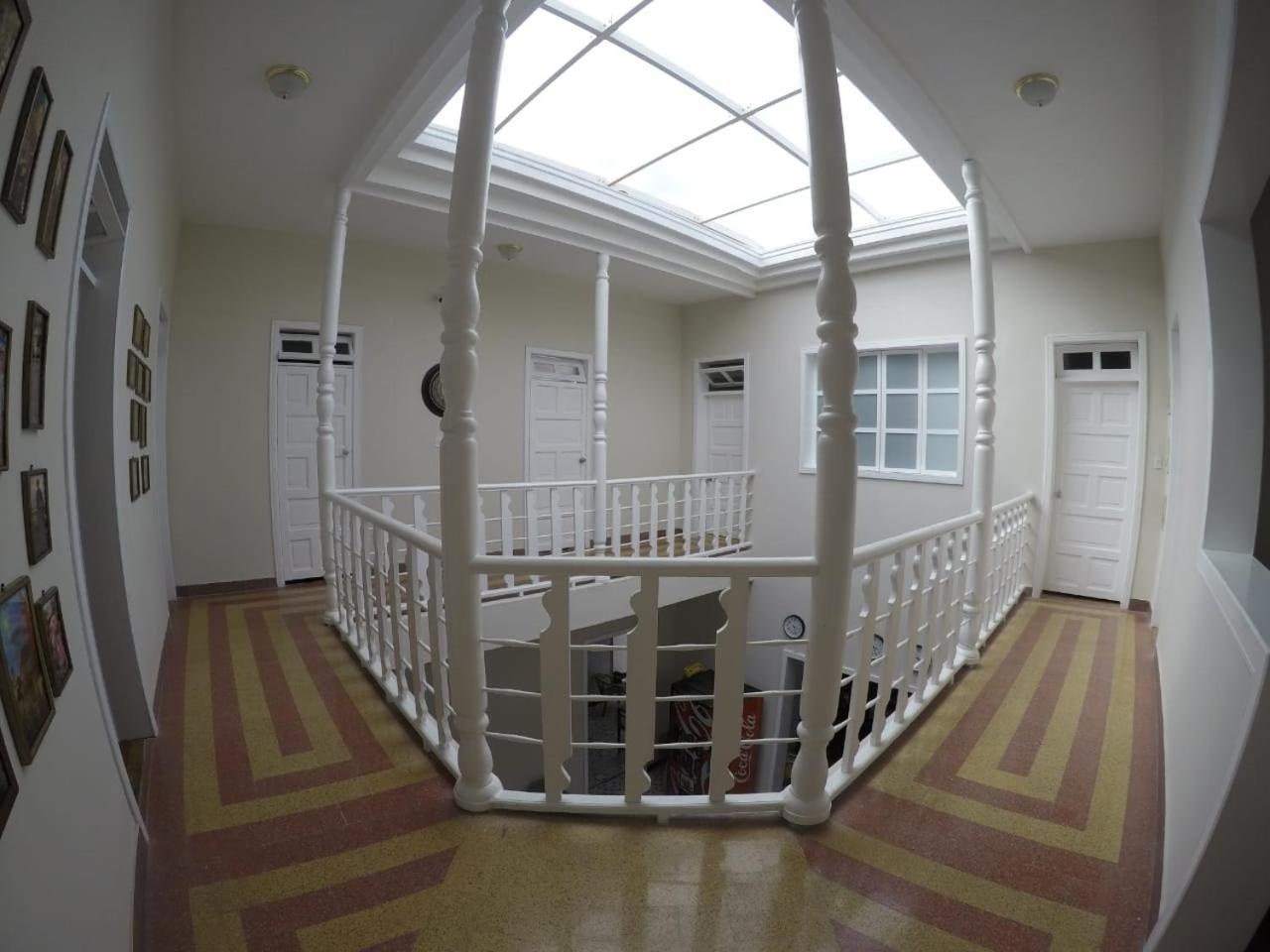 Nomad Hostel Medellín Extérieur photo